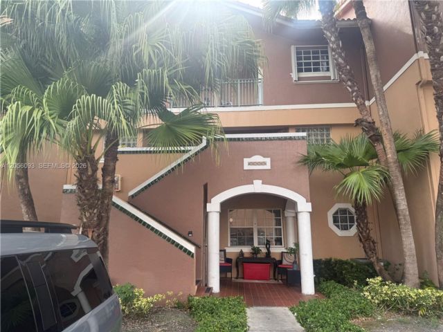  2 BR,  2.50 BTH &nbsp;Condo style home in Miami