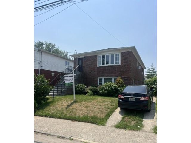 Studio,  0.00 BTH &nbsp;Multi-family style home in Bergen Beach