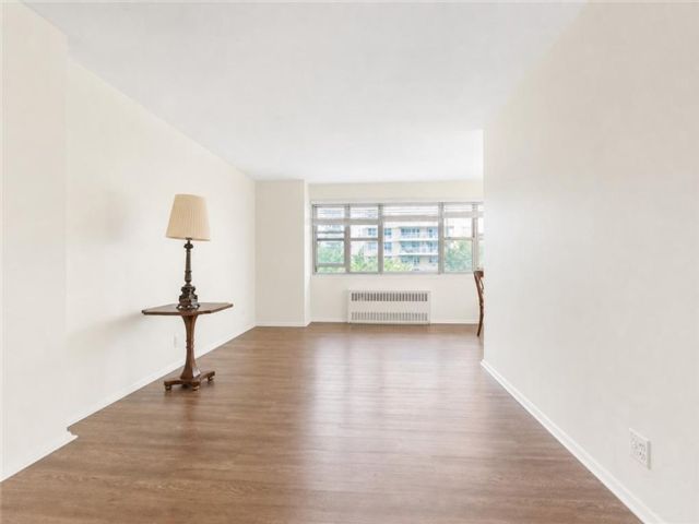  2 BR,  1.50 BTH &nbsp;Co-op style home in Coney Island
