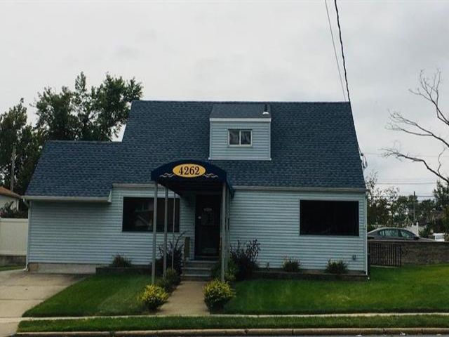 Studio,  2.00 BTH &nbsp;Single family style home in Eltingville