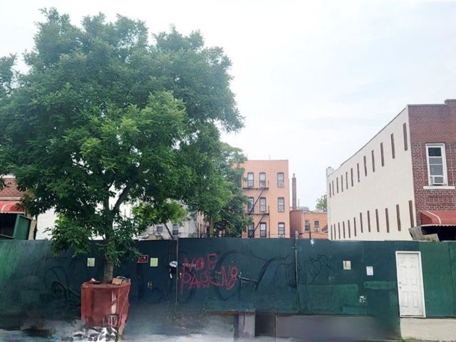 Lot <b>Size:</b>  &nbsp;Land style home in Sunset Park