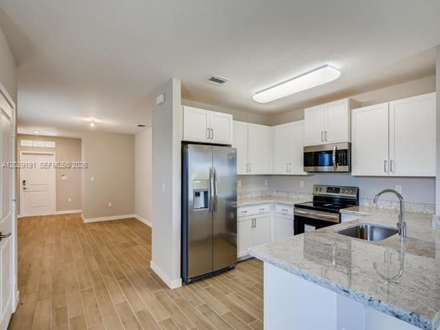  4 BR,  2.50 BTH &nbsp; style home in Homestead