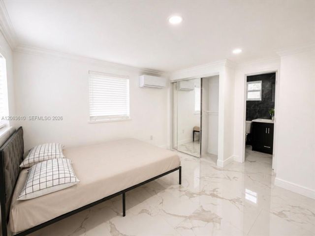  5 BR,  5.00 BTH &nbsp; style home in Miramar