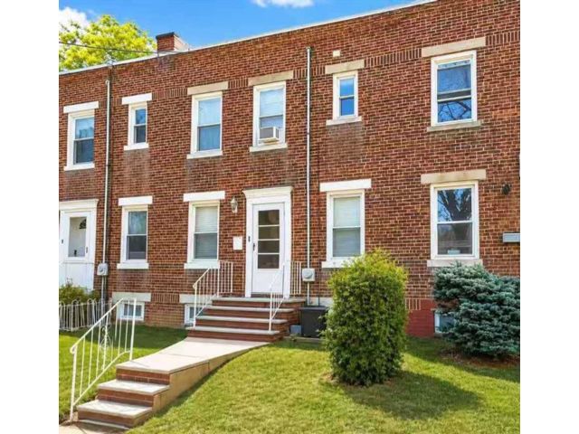  2 BR,  2.00 BTH &nbsp;Single family style home in Westerleigh