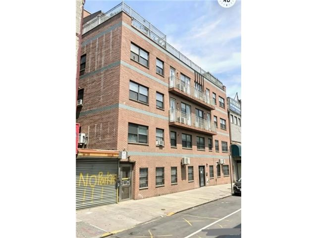  3 BR,  2.00 BTH &nbsp;Condominium style home in Sunset Park