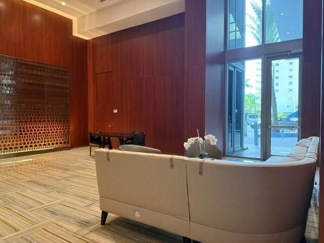 [PHOTO]