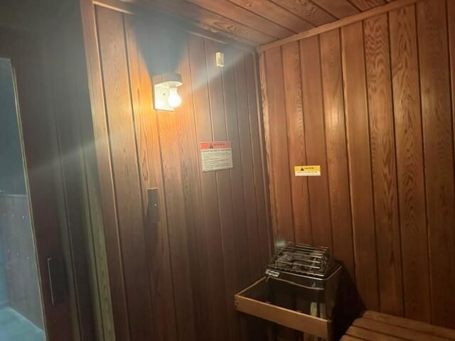 [PHOTO]