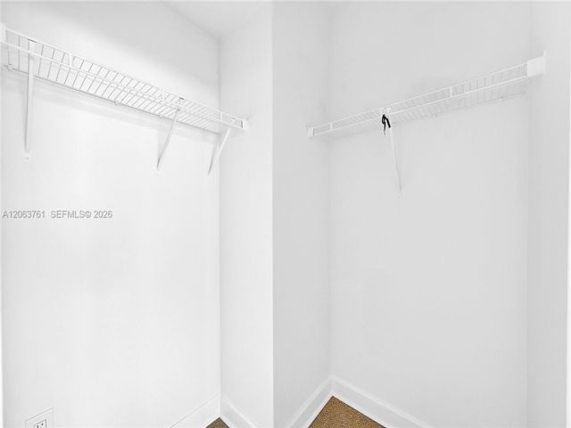 [PHOTO]