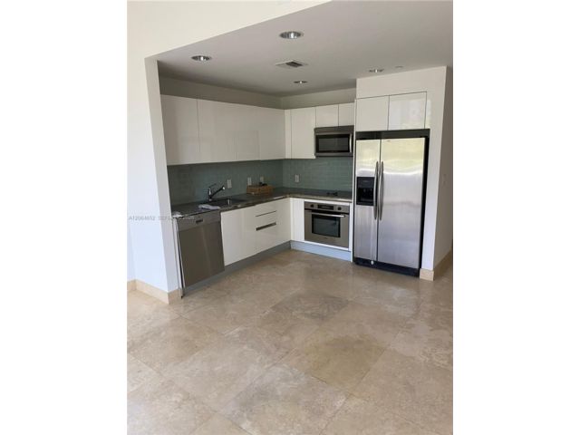 [Miami Real Estate, listing number 3346703]