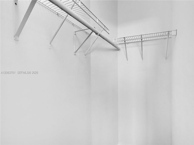 [PHOTO]