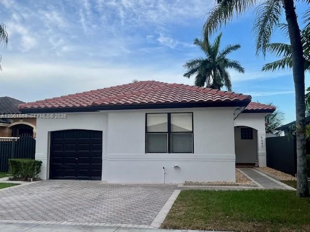  3 BR,  2.50 BTH &nbsp;Traditional style home in Miami