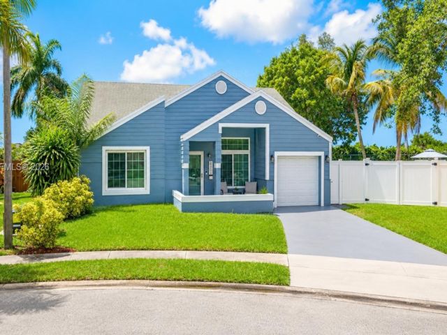  3 BR,  2.00 BTH &nbsp; style home in Pembroke Pines