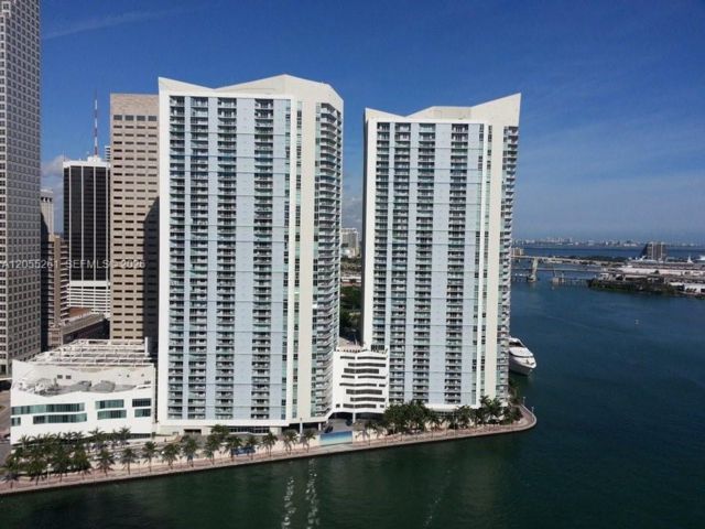  2 BR,  2.00 BTH &nbsp; style home in Miami