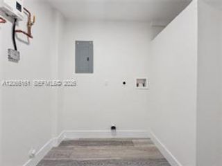 [PHOTO]