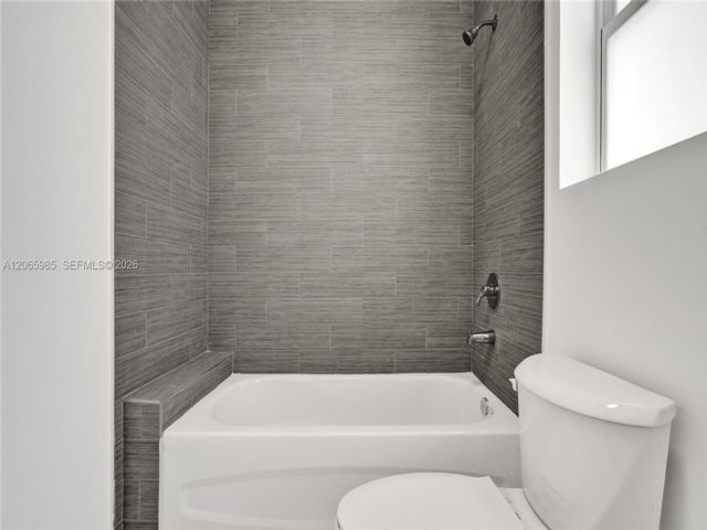 [PHOTO]
