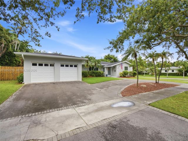  4 BR,  3.00 BTH &nbsp; style home in Palmetto Bay