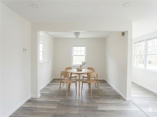 [PHOTO]