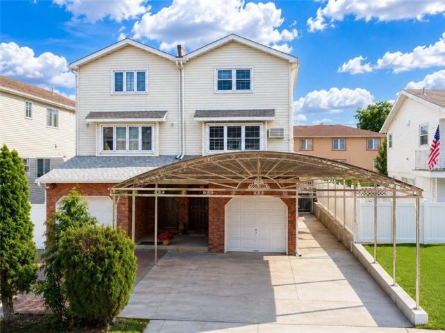  3 BR,  3.00 BTH &nbsp;Single family style home in Dongan Hills-below Hylan