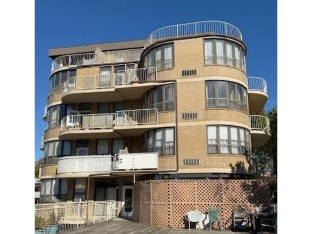  1 BR,  2.00 BTH &nbsp;Condominium style home in Sheepshead Bay