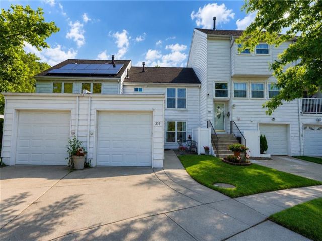  3 BR,  2.00 BTH &nbsp;Single family style home in Arden Heights