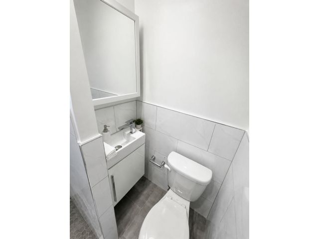[PHOTO]