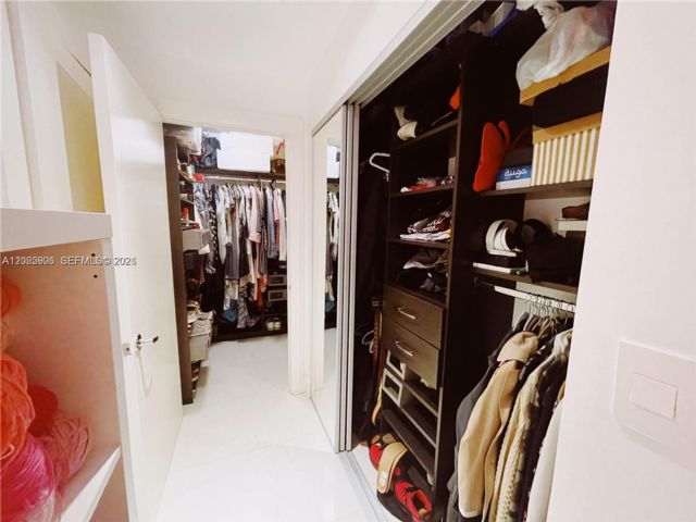 [PHOTO]