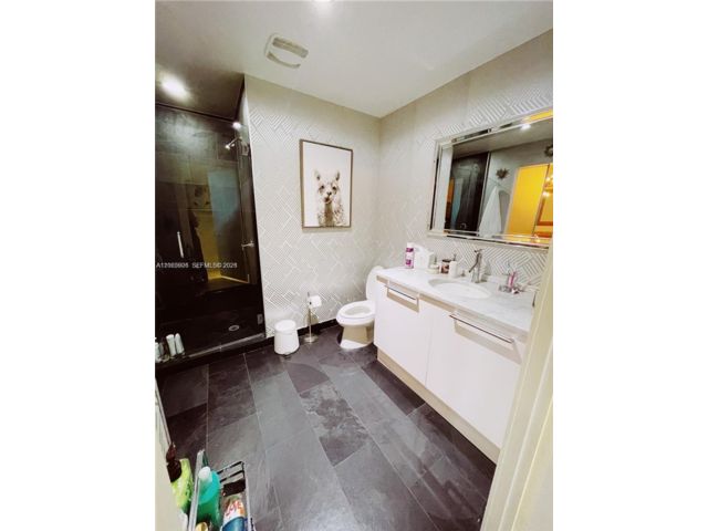 [PHOTO]
