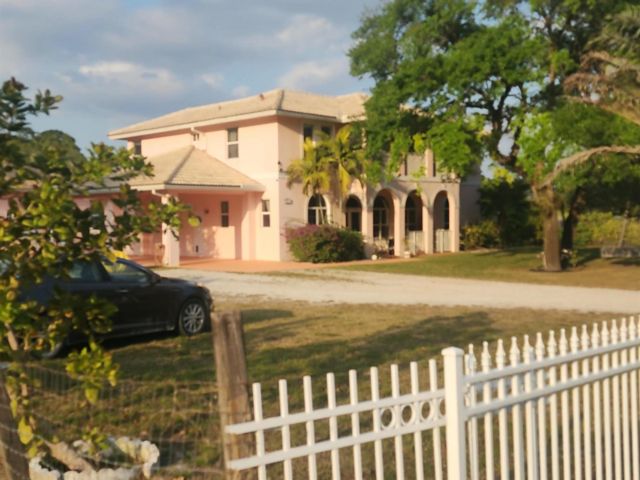  4 BR,  3.50 BTH &nbsp; style home in Loxahatchee
