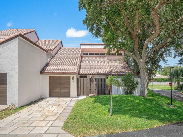  2 BR,  2.00 BTH &nbsp; style home in Boca Raton
