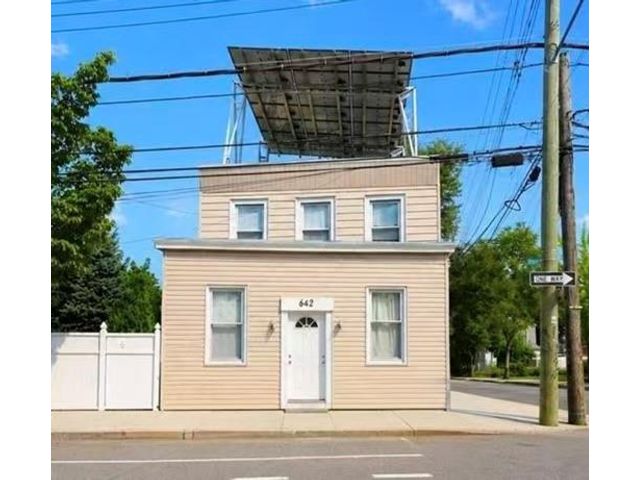  3 BR,  3.00 BTH &nbsp;Single family style home in Park Hill
