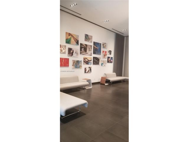 [PHOTO]