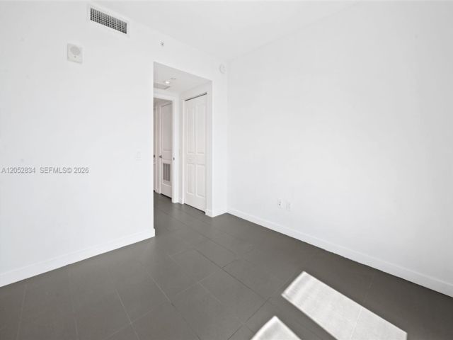 [PHOTO]