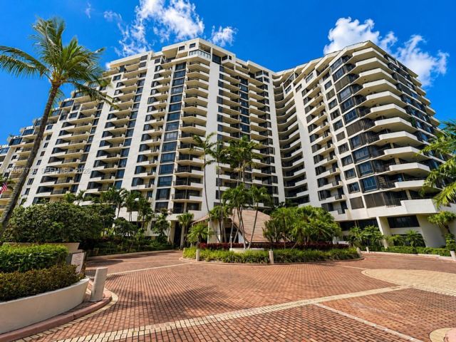  2 BR,  2.00 BTH &nbsp; style home in Miami