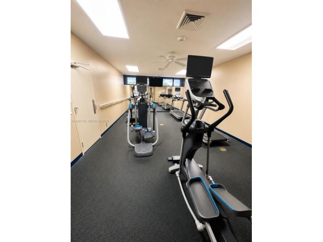 [PHOTO]