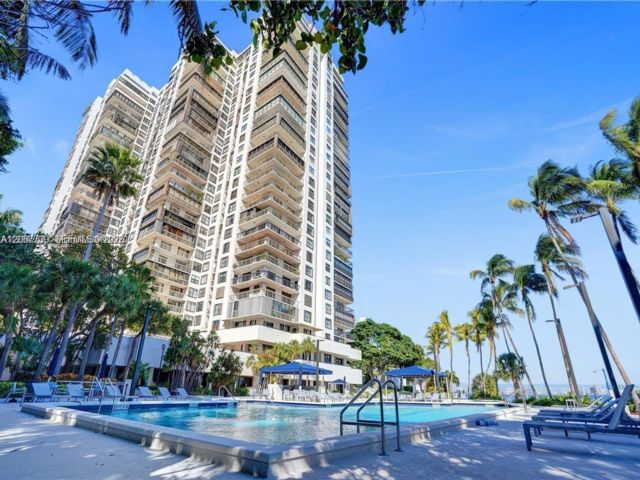  2 BR,  2.00 BTH &nbsp; style home in Miami