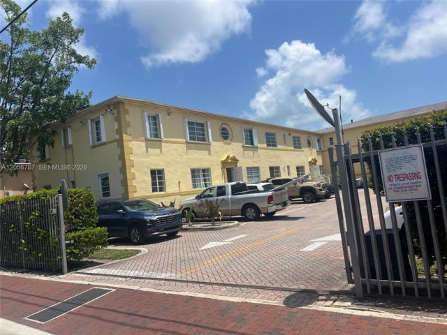  2 BR,  1.00 BTH &nbsp; style home in Miami