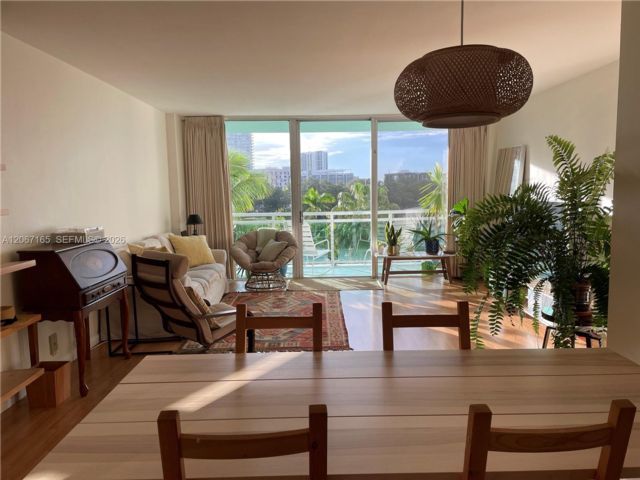  1 BR,  1.00 BTH &nbsp; style home in Miami