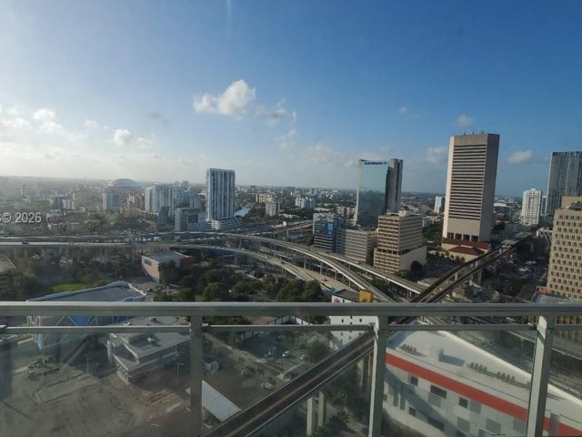 [PHOTO]