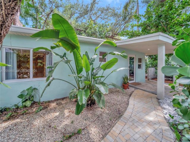  2 BR,  1.00 BTH &nbsp; style home in Biscayne Park
