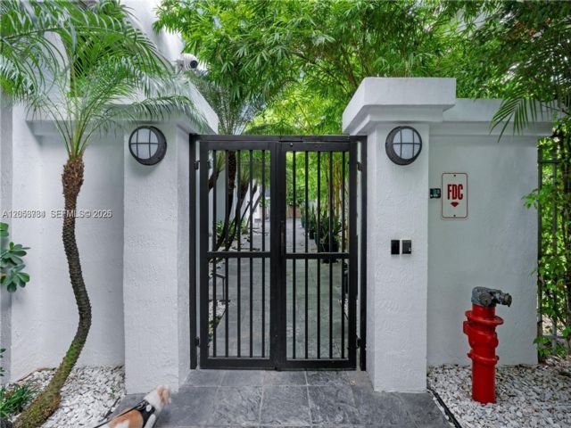  1 BR,  1.00 BTH &nbsp; style home in Miami