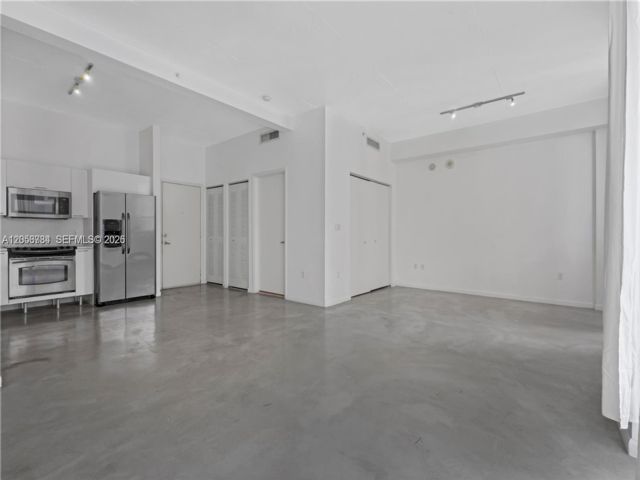 [PHOTO]