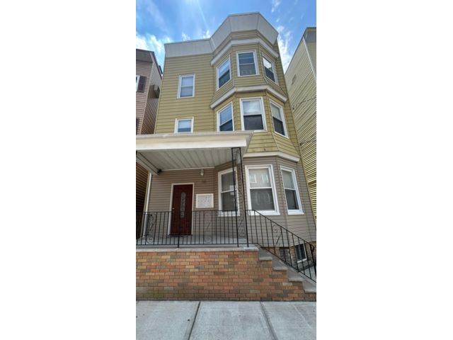  3 BR,  1.00 BTH &nbsp; style home in Kearny