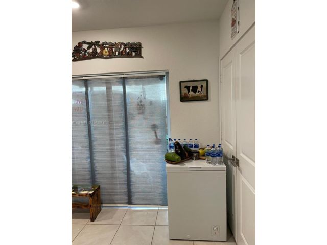 [PHOTO]