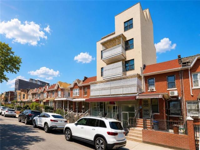 1 BR,  1.00 BTH &nbsp;Condominium style home in Sunset Park
