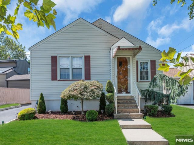  3 BR,  1.00 BTH &nbsp;Ranch style home in Kearny