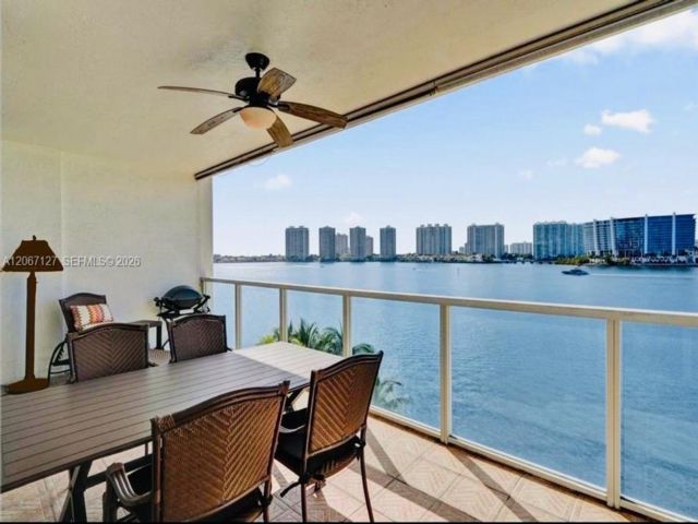  2 BR,  2.00 BTH &nbsp; style home in Sunny Isles Beach