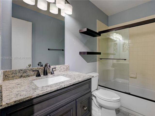 [PHOTO]