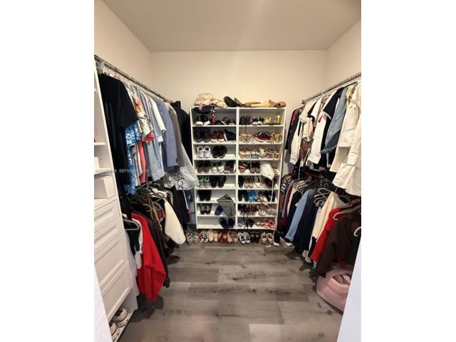 [PHOTO]