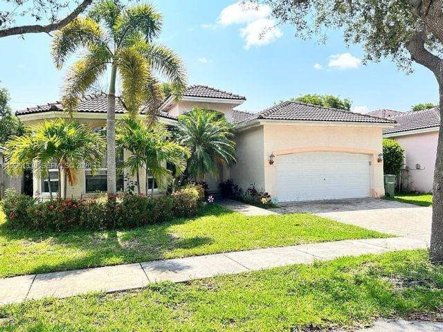  4 BR,  2.50 BTH &nbsp; style home in Florida City