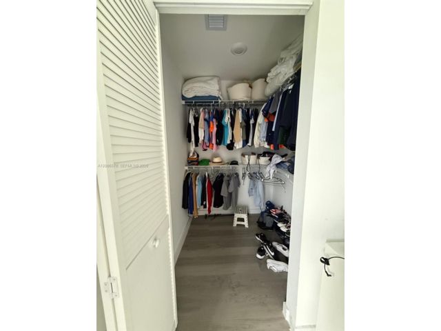 [PHOTO]